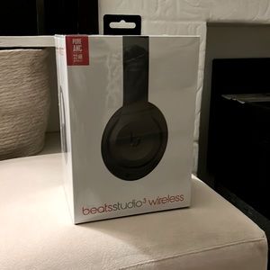 NEW NEVER OPENED Beats studio 3 wireless headphones